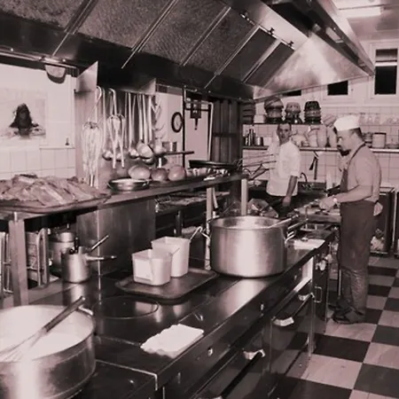 Hotel L'hostellerie Le Turckheim Croix D'or 2*